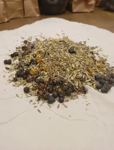 Intuïtieve kruidenstempelmassage (90 min)